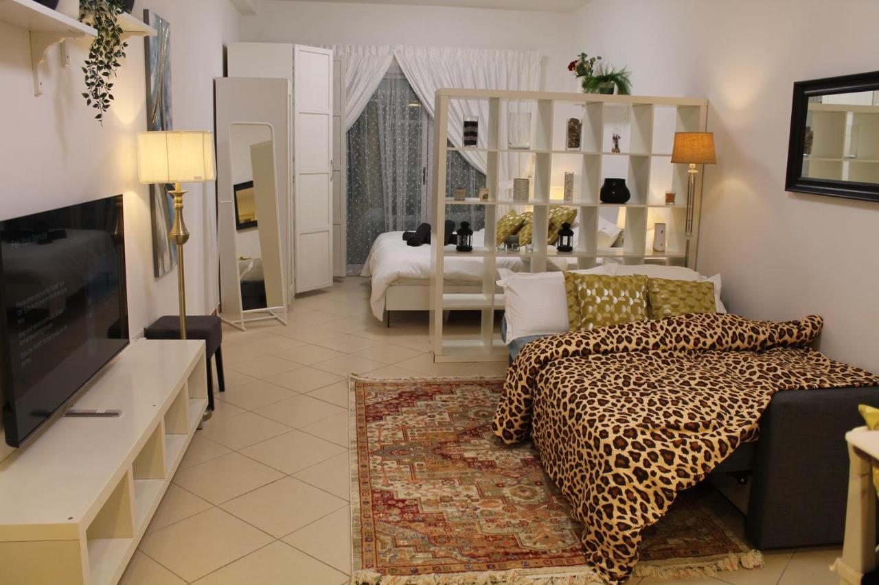 Spacious In Marina Close To Metro And شقة *