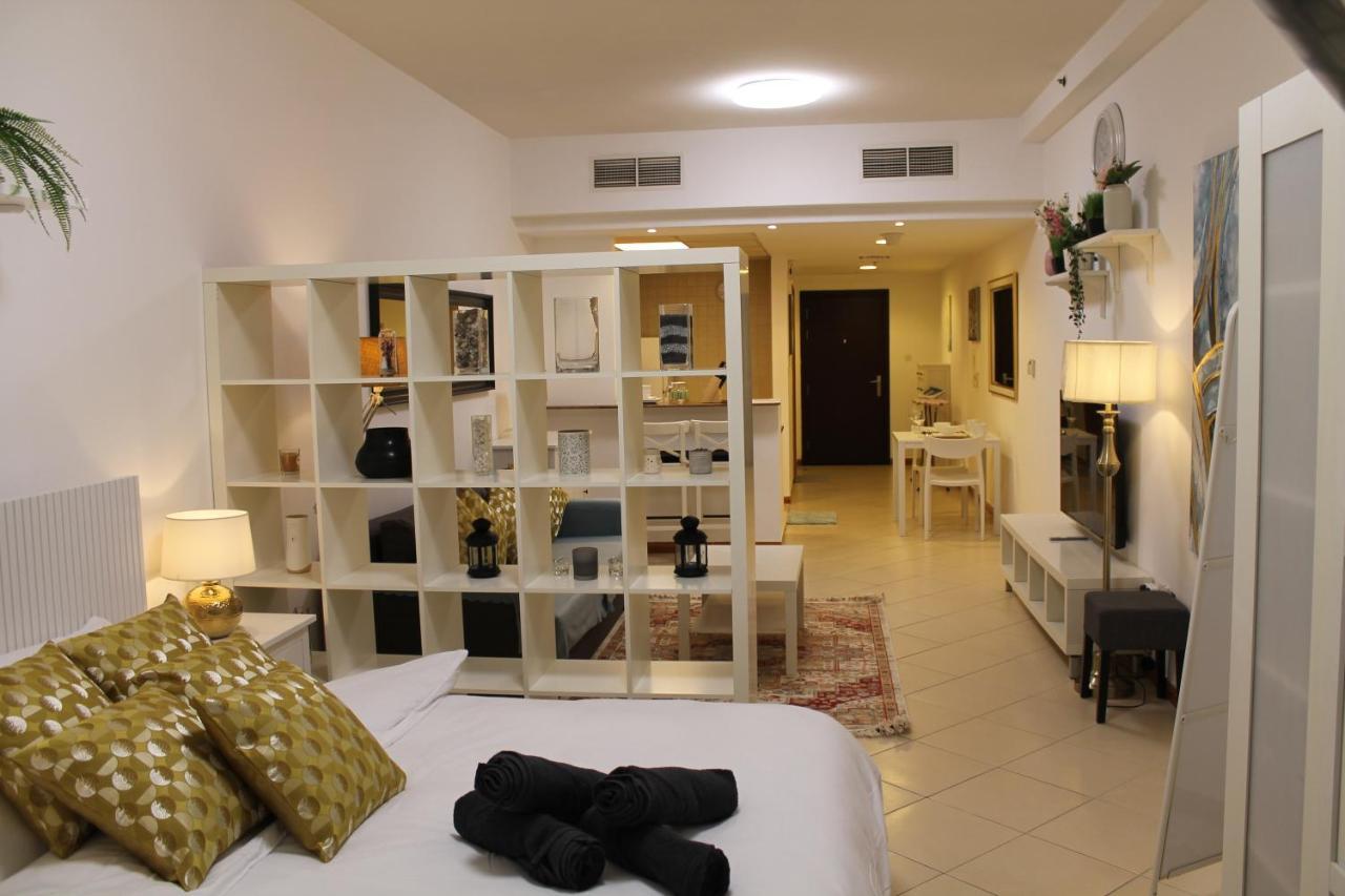 Spacious In Marina Close To Metro And شقة دبي