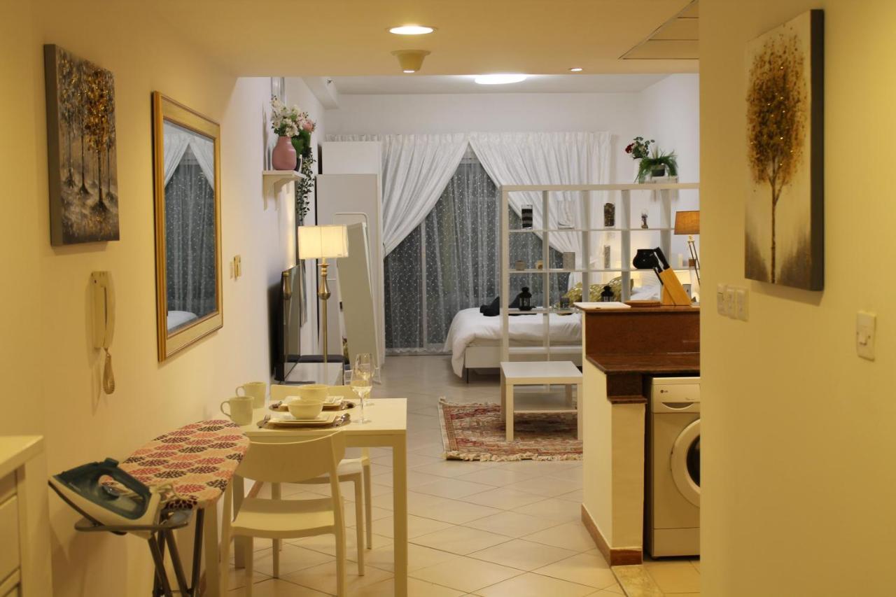 Spacious In Marina Close To Metro And دبي