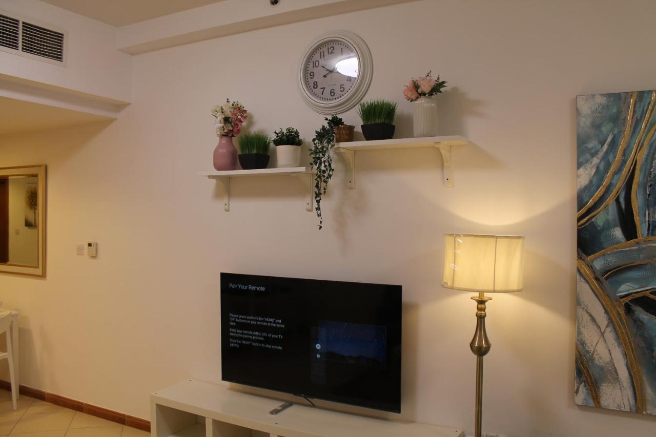 Spacious In Marina Close To Metro And دبي