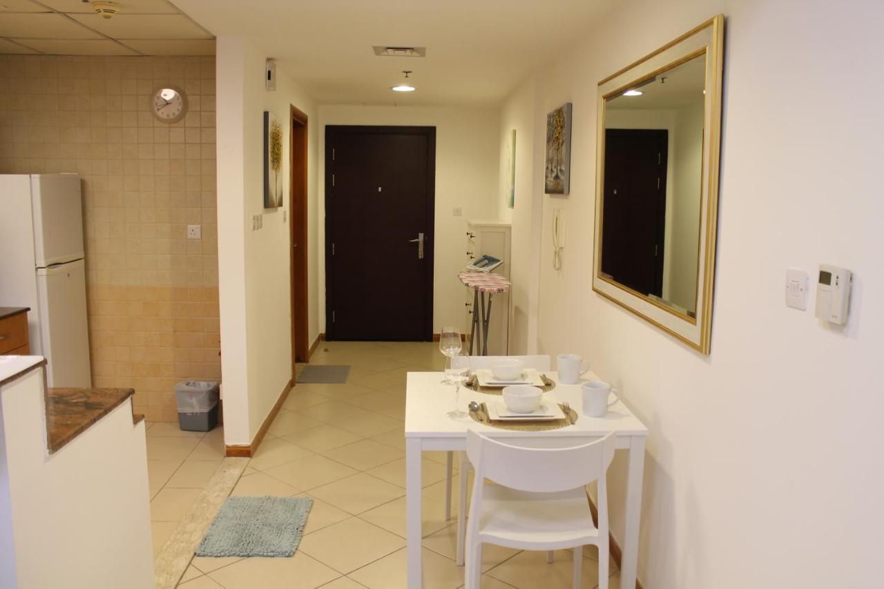 Spacious In Marina Close To Metro And شقة *