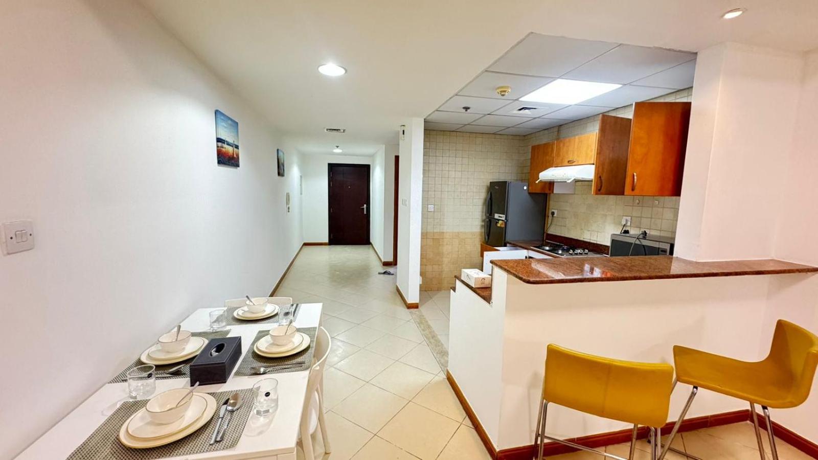 Spacious In Marina Close To Metro And * دبي